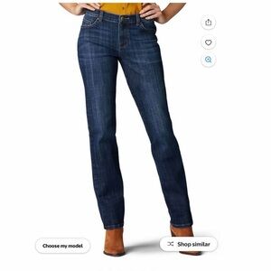 Lee Women's Stretch Relaxed Fit Straight Leg Jean. 6 petite new